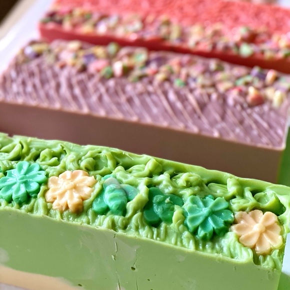 Meet your Posher, Kaye - Picture 4 of 5